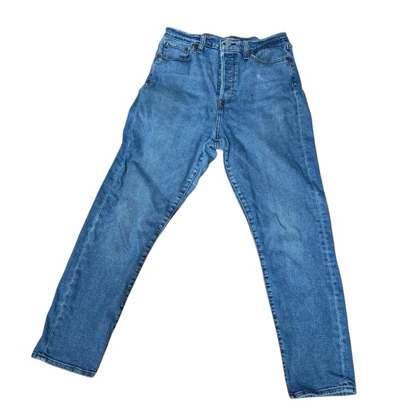 Levi's Other - Levi's wedgie Straight distressed Jeans size 32